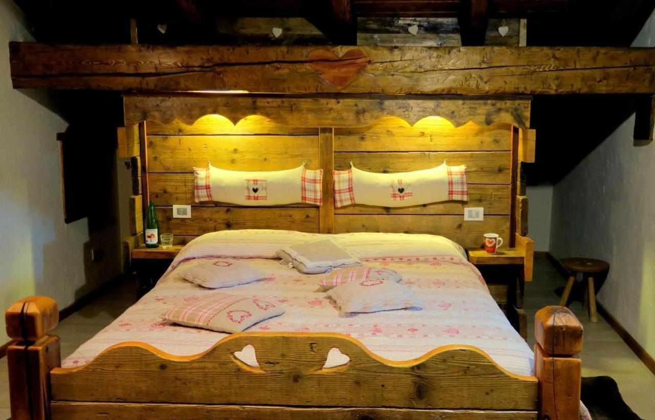 Romantica Suite Con Vasca Idromassaggio Aosta Exterior foto