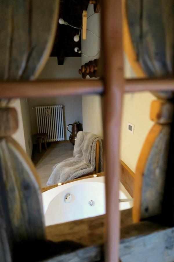 Romantica Suite Con Vasca Idromassaggio Aosta Exterior foto