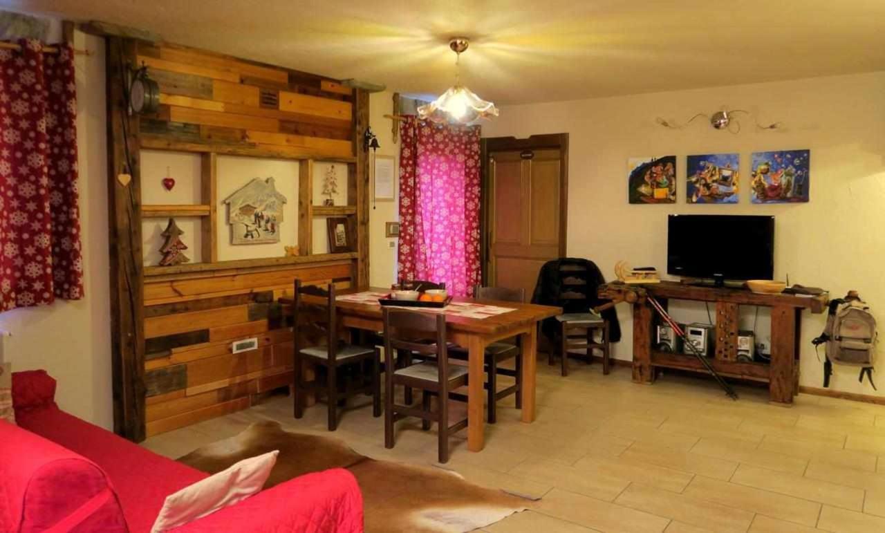 Romantica Suite Con Vasca Idromassaggio Aosta Exterior foto